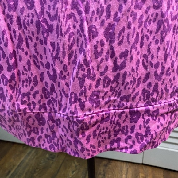 (P4-56) NWT Torrid size 4 (4X) v neck purple animal print soft stretch comfy - Picture 10 of 16